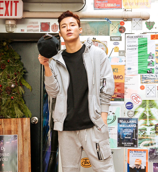 (M-4XL)<BR>누구나 フードジップアップ