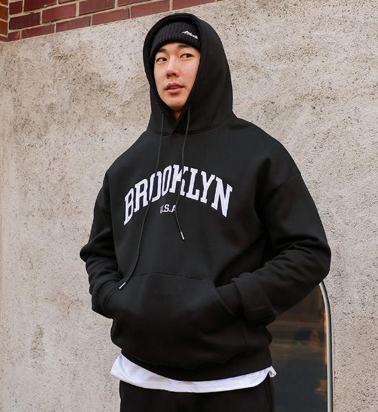 (L-6XL)<BR>ブルックリン トレーニング セット フード　/マンツーマン+조거/세미와이드<br><font color="#098a09"><B>기장선택 상(基本的な,ロング+6cm),하(基本的な,ロング+8cm)</B></font>