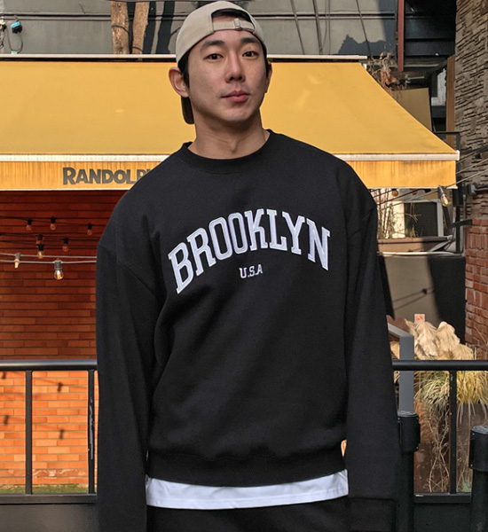 (L-6XL)<BR>ブルックリン トレーニング セット フード　/マンツーマン+조거/세미와이드<br><font color="#098a09"><B>기장선택 상(基本的な,ロング+6cm),하(基本的な,ロング+8cm)</B></font>