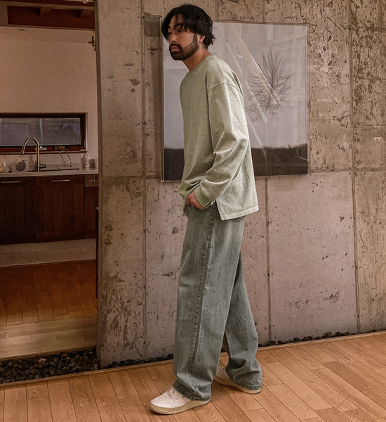 그라니타 セミワイドフィット デニムパンツ