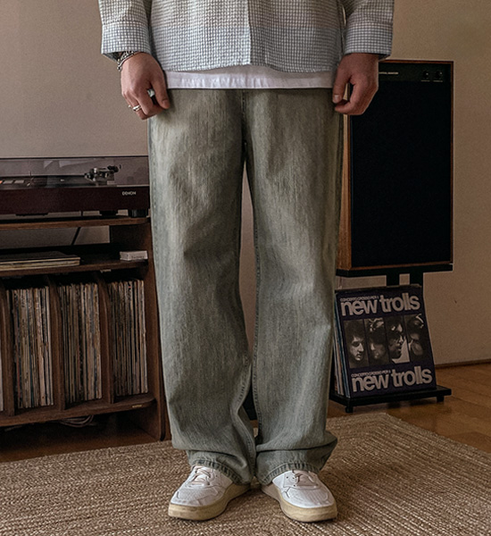 그라니타 セミワイドフィット デニムパンツ