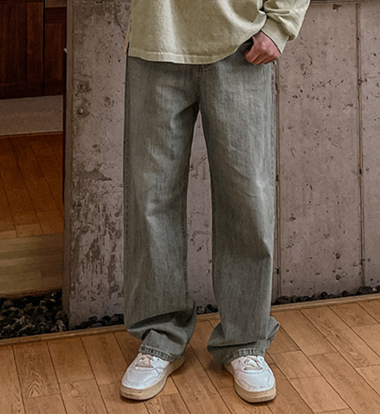 그라니타 セミワイドフィット デニムパンツ