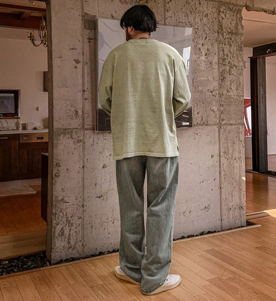 그라니타 セミワイドフィット デニムパンツ