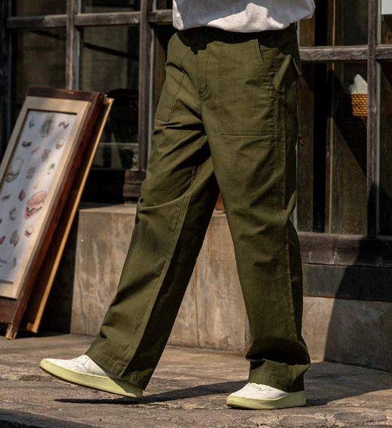 (L-5XL)<br>러비언 セミワイドフィット ズボンをはく