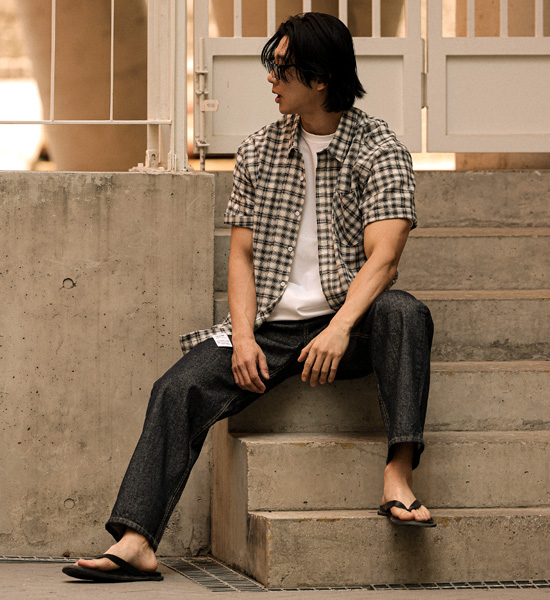 사리냑 標準フィット フェードなし デニムパンツ