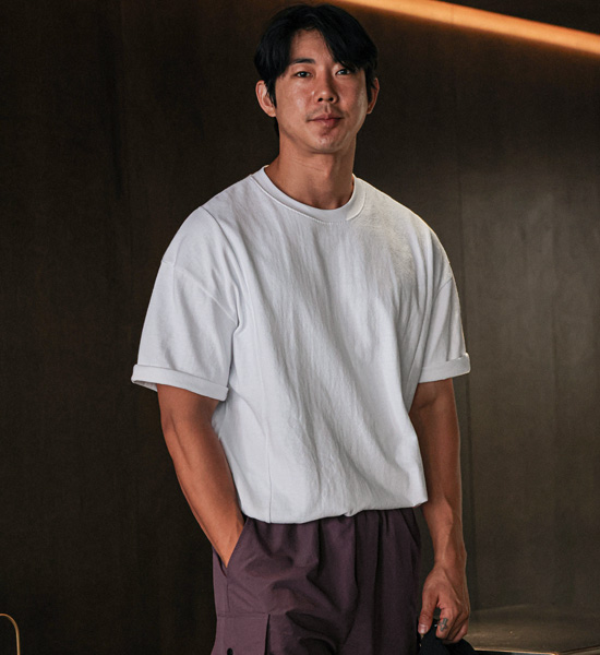 <font color="#fd6241">★오까네데이★</font><br>(XL-6XL)<br>필라스퍼 乳首を覆うさま 切開半袖Tシャツ <br><font color="#098a09"><B>長さを選択 (基本的な,ロング+6cm)</B></font>