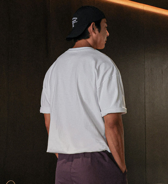 <font color="#fd6241">★오까네데이★</font><br>(XL-6XL)<br>필라스퍼 乳首を覆うさま 切開半袖Tシャツ <br><font color="#098a09"><B>長さを選択 (基本的な,ロング+6cm)</B></font>