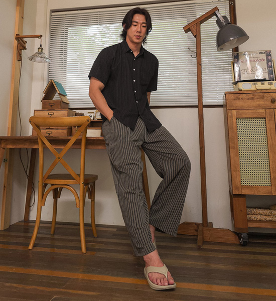 스톨린 セミワイドフィット ストライプ バンディングパンツ