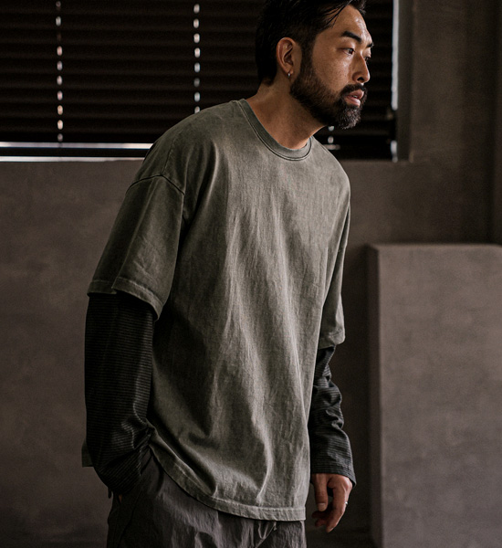 아이기나 顔料 長袖Tシャツ
