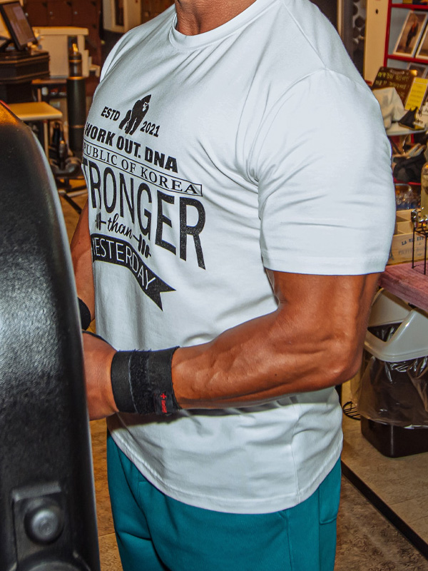 (L-4XL)<br>스트롱거 半そでティー<br><font color="#072c81"><B>[ W.DNA ]</B></font>