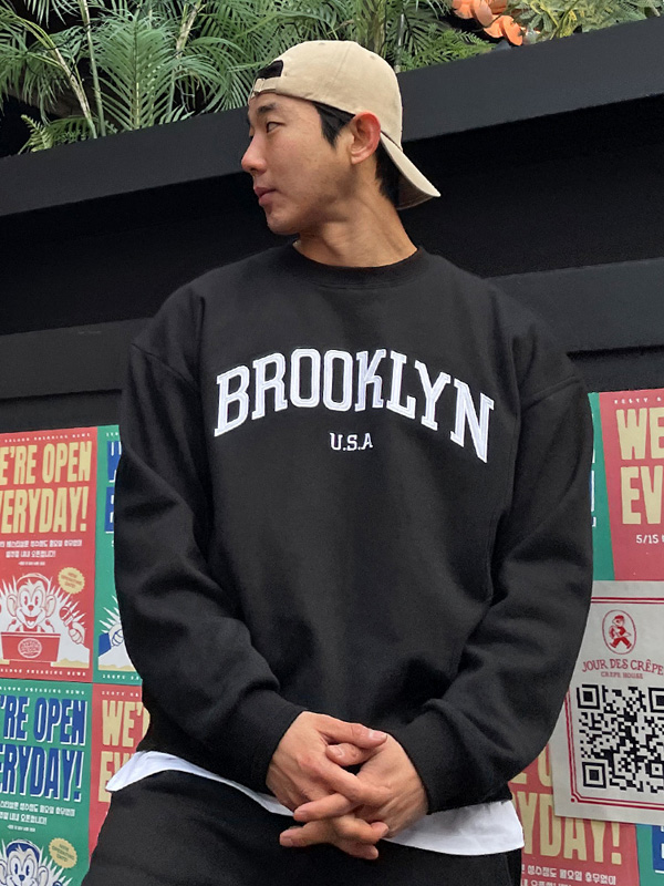 (L-6XL)<br>오피난 ブルックリン 刺繍入りのスウェットシャツ <br><font color="#098a09"><B>長さを選択 (基本的な,ロング+6cm)</B></font>