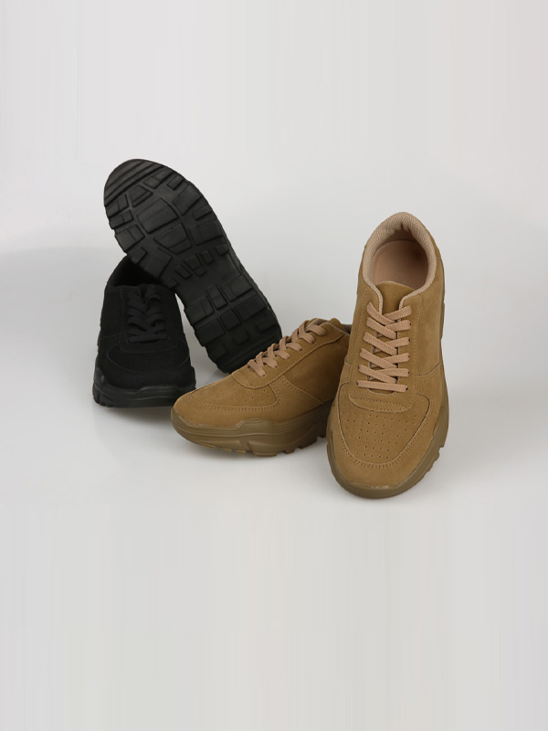 카니시크 スニーカー