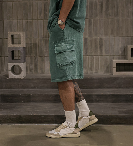 (XL-6XL)<BR>킹가로이 顔料 半そでティー+비스트로 顔料 カーゴバンディングショートパンツ