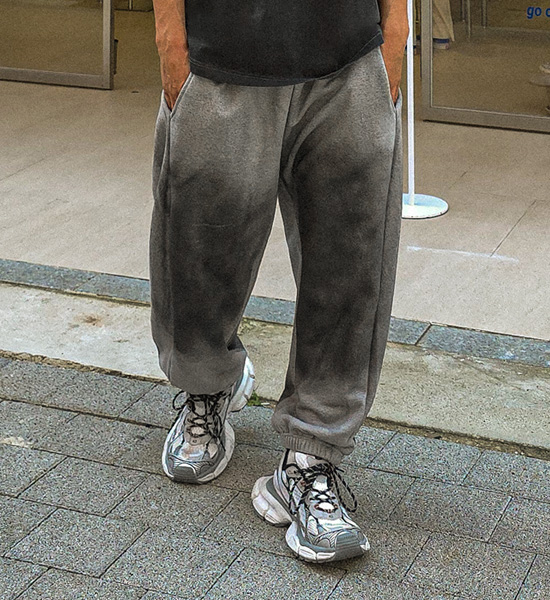 아쿠티아 ジョガーバンディングパンツ