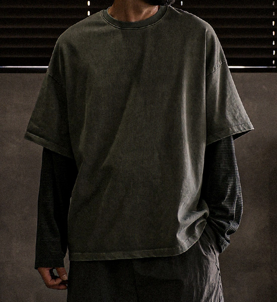 아이기나 顔料 長袖Tシャツ