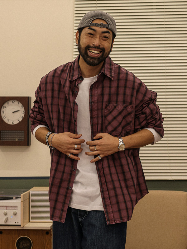 알미로스 顔料 チェック柄のシャツ