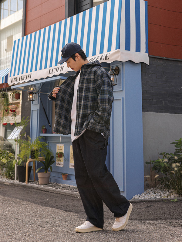 네그릴 ウール チェック柄のフードシャツ