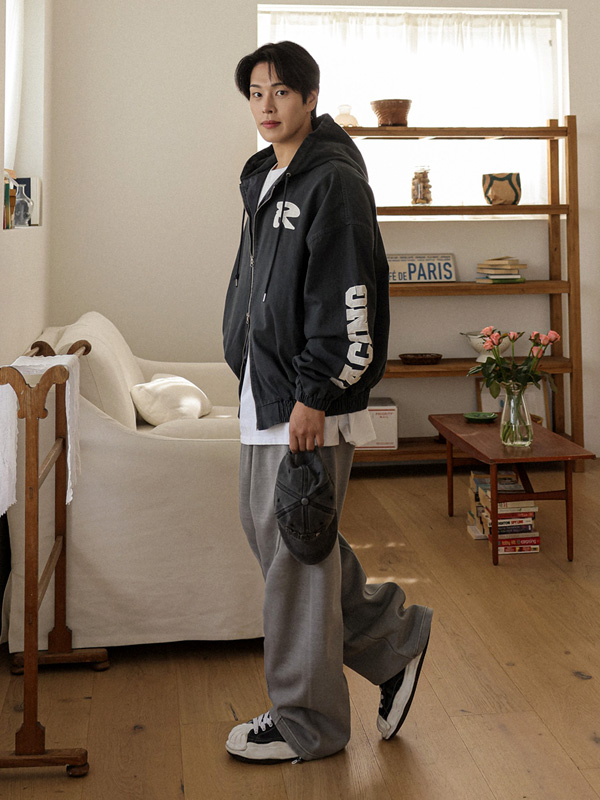 나그라르 フードジャンパ