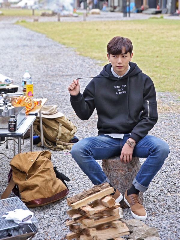 (M~5XL)<br>실감이 안나 フードティーシャツ <br><font color="#098a09"><B>長さを選択 (基本的な,ロング+6cm)</B></font>