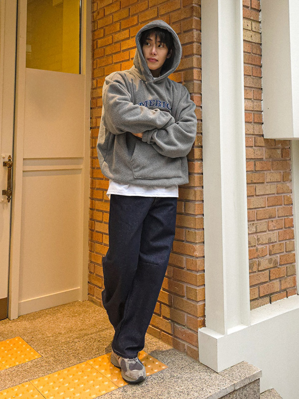 루드니 標準フィット ノンウォッシュデニムパンツ