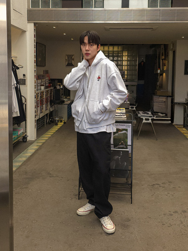 (30-40)<br>산다칸 スリムフィット バックバンディング デニムパンツ