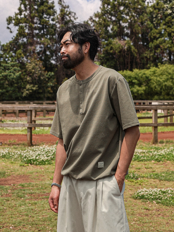 (M-6XL)<br>톰마시 넣은척 ヘンリーネック 분또반팔티 T077