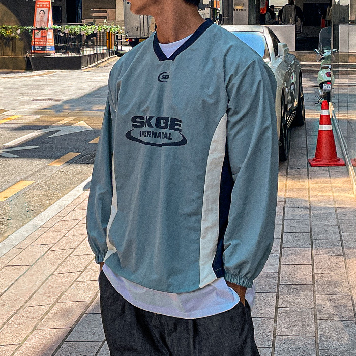스코비 ナイロン 長袖Tシャツ